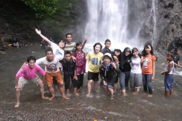 bersama photo 26293_1139604388898_1791065677_2744.jpg