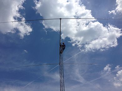 Rick, K1OT, begins disassembly