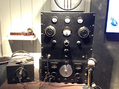 Old time radio set in the Observatory museum
