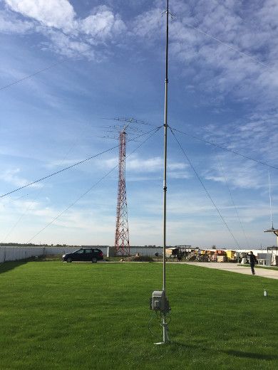 HF vertical in foreground, Optibeam