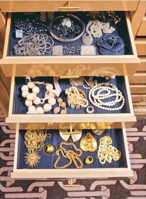 photo kellywearstlerdressing2_zps6e2aa037.jpg