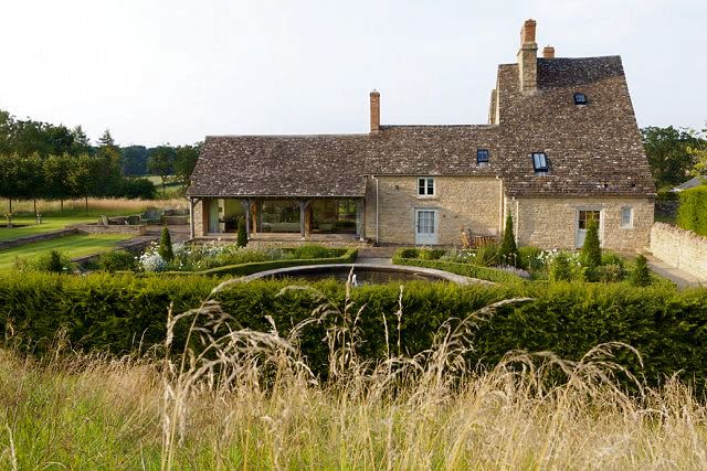 photo 16thcenturycotswoldmanorhouse2_zps37c019d2.jpg