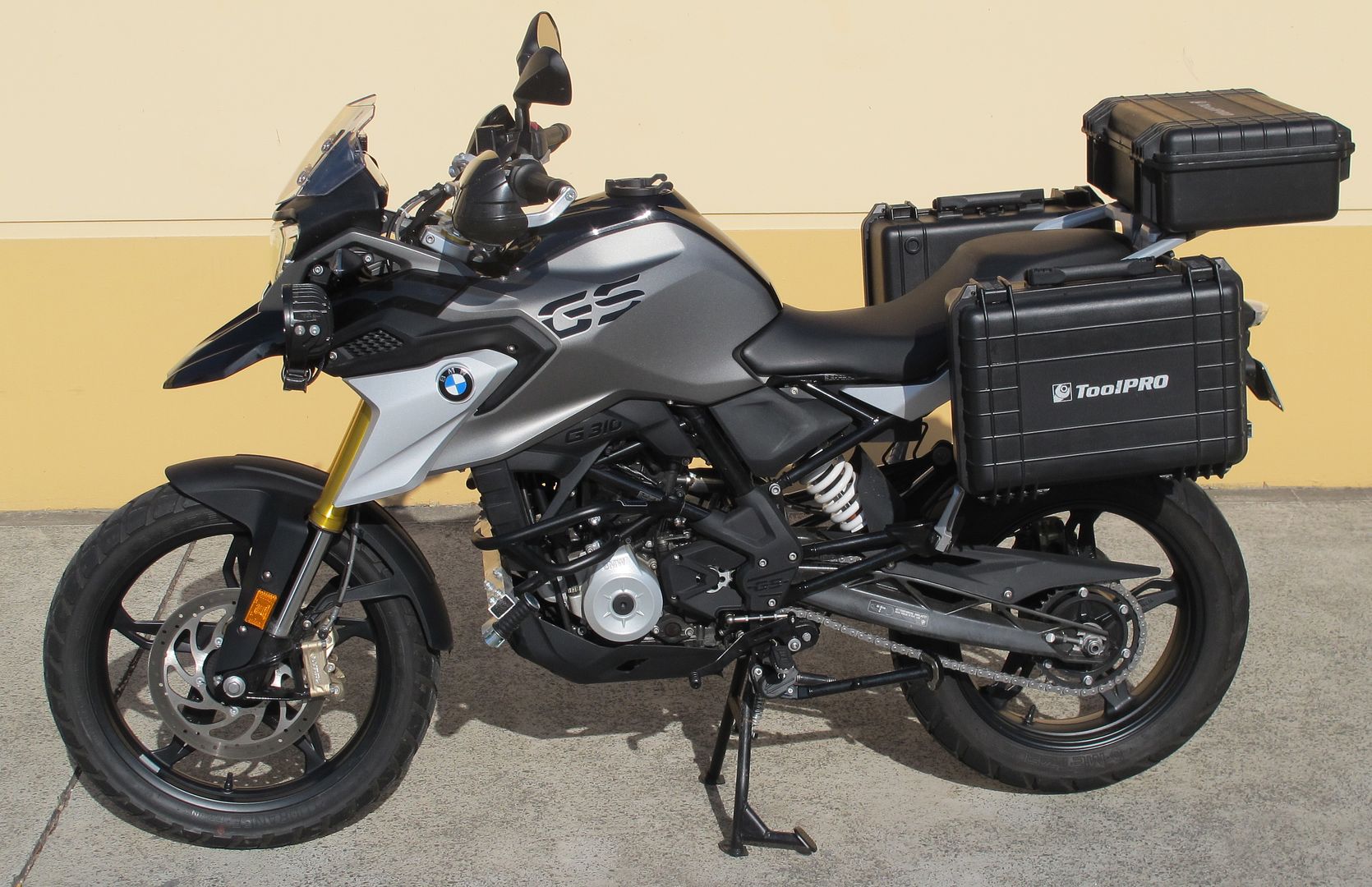 bmw g310gs with panniers