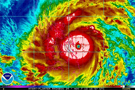 Tầm ảnh hưởng của siêu bão Haiyan. Ảnh vệ tinh chụp Haiyan của NOAA ngày 7/11.​