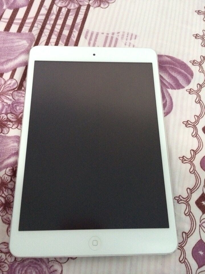 Ipad Mini 2 ( retina ) 16G 4G Trắng Hàng FPT còn BH 99%